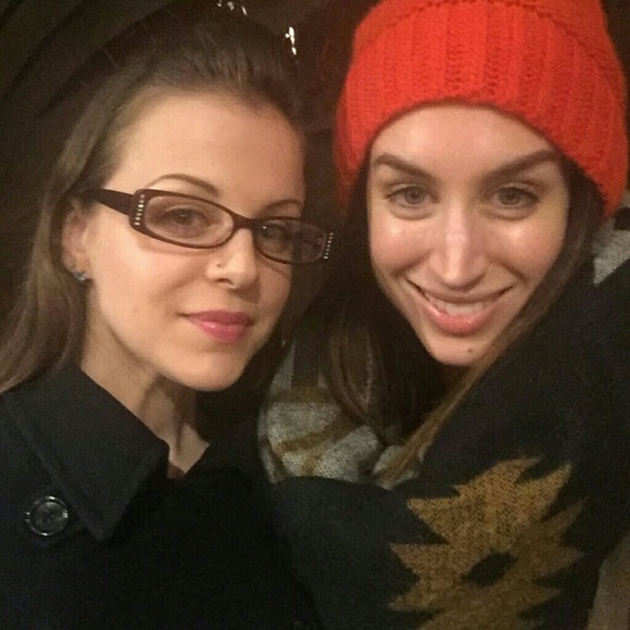 Meet your Posher, Leah - Picture 4 of 6